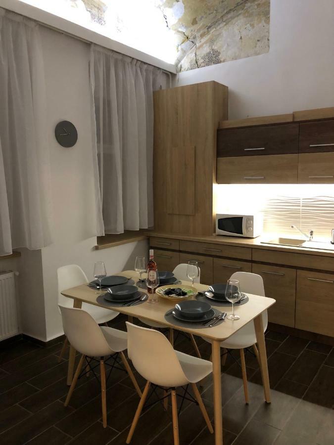 Pr Apartman Eger Bagian luar foto