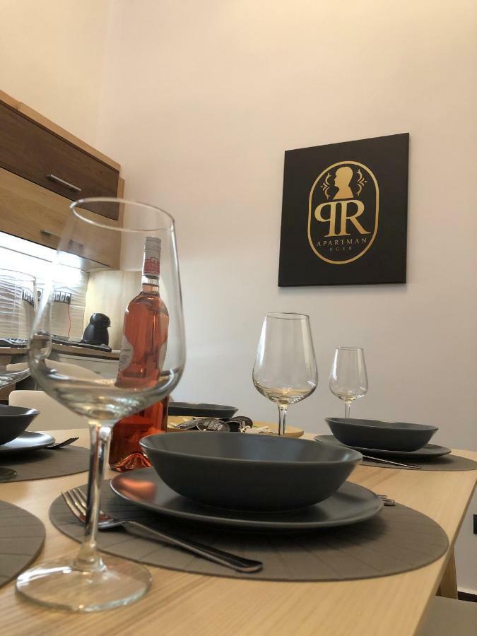Pr Apartman Eger Bagian luar foto