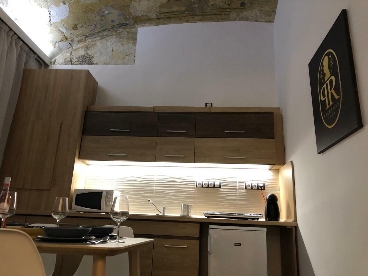 Pr Apartman Eger Bagian luar foto